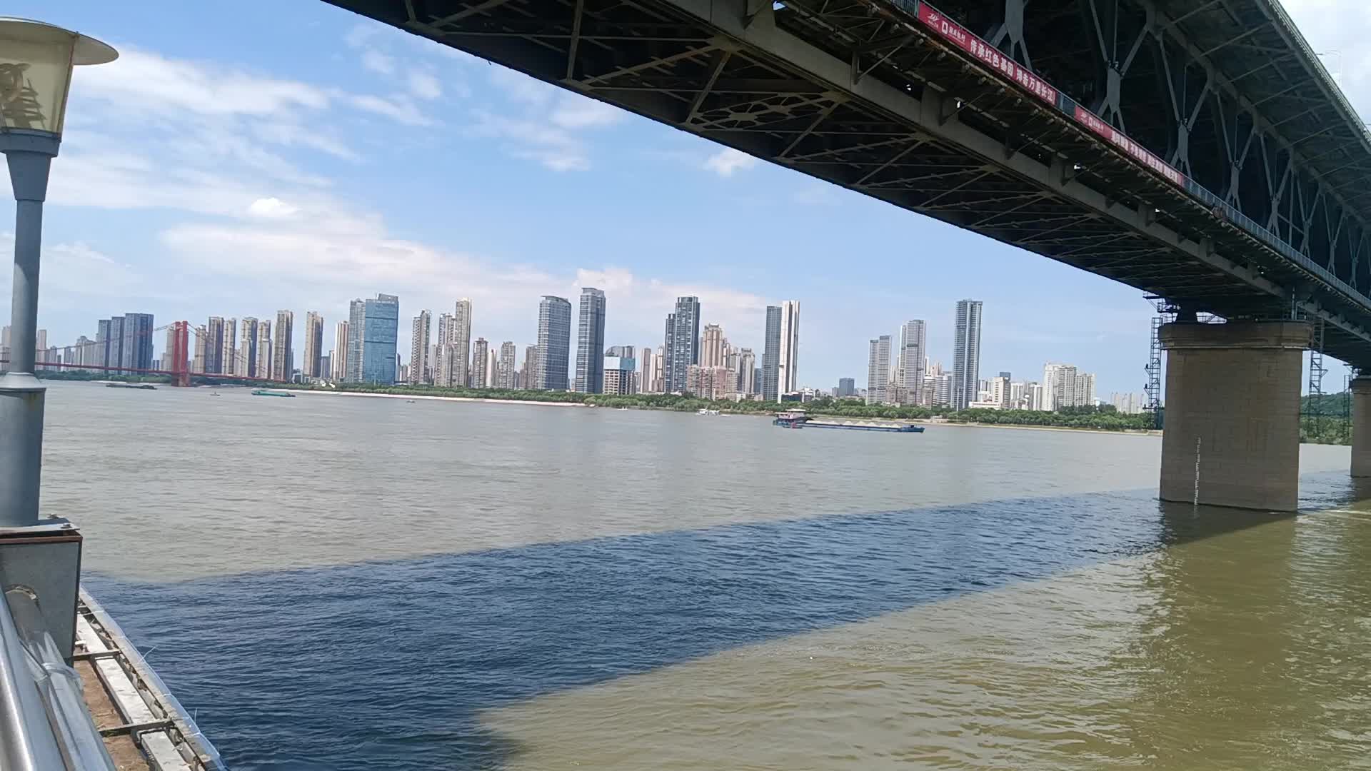 武汉长江大桥（岸边）